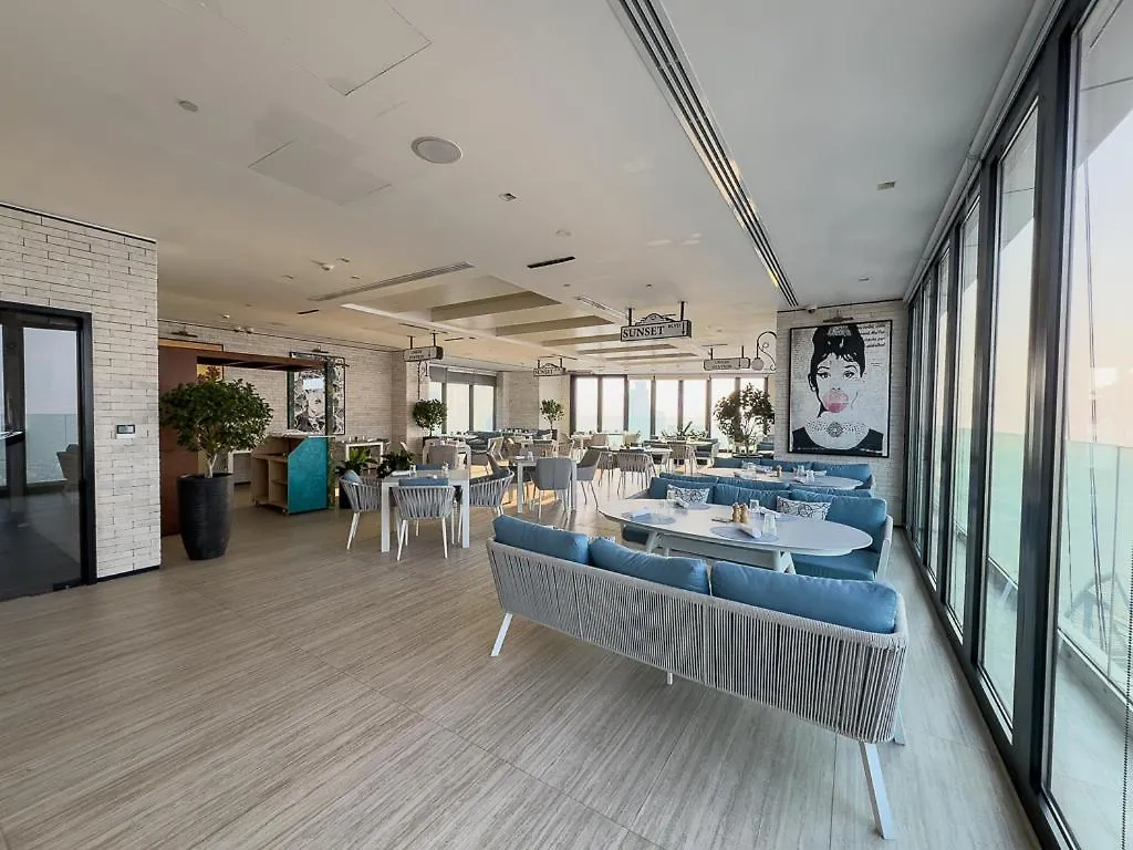 Spectacular Views On High Floor With Infinity Pool Apartment Dubai